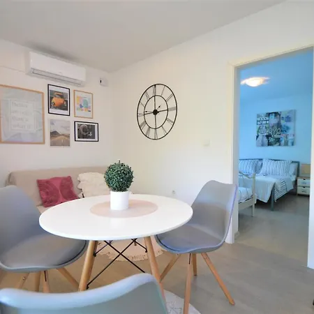 Vinea-parking Included Šibenik