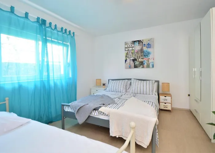 Vinea-parking Included Шибеник